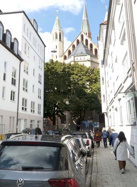 07_Campus Tag 2025_Johann Baptist außen.jpg